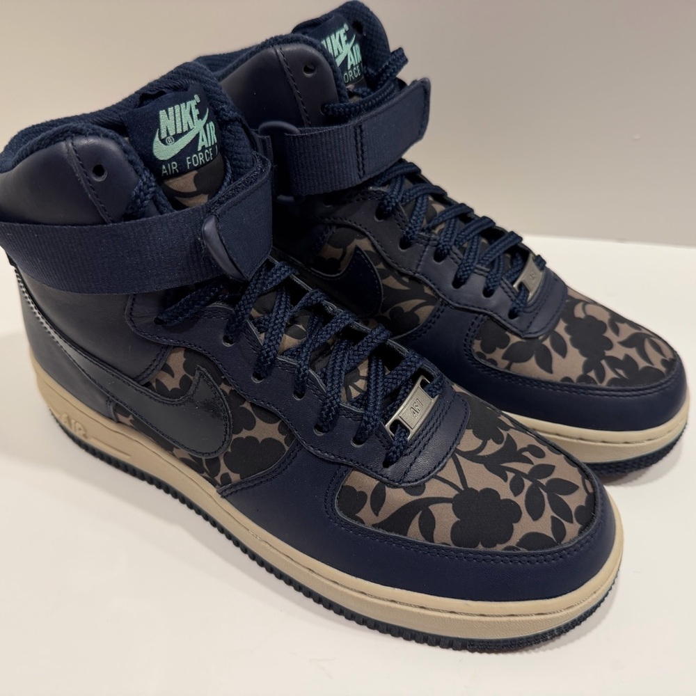 Nike Women’s Air Force 1 HI LIB QS Hi-Top Sneakers - Size 8.5